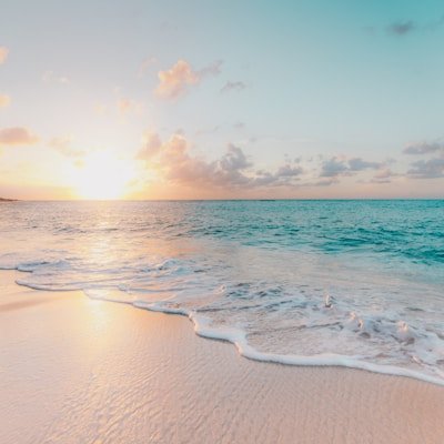 每日黑料网页:某明星度假私人海滩照流出